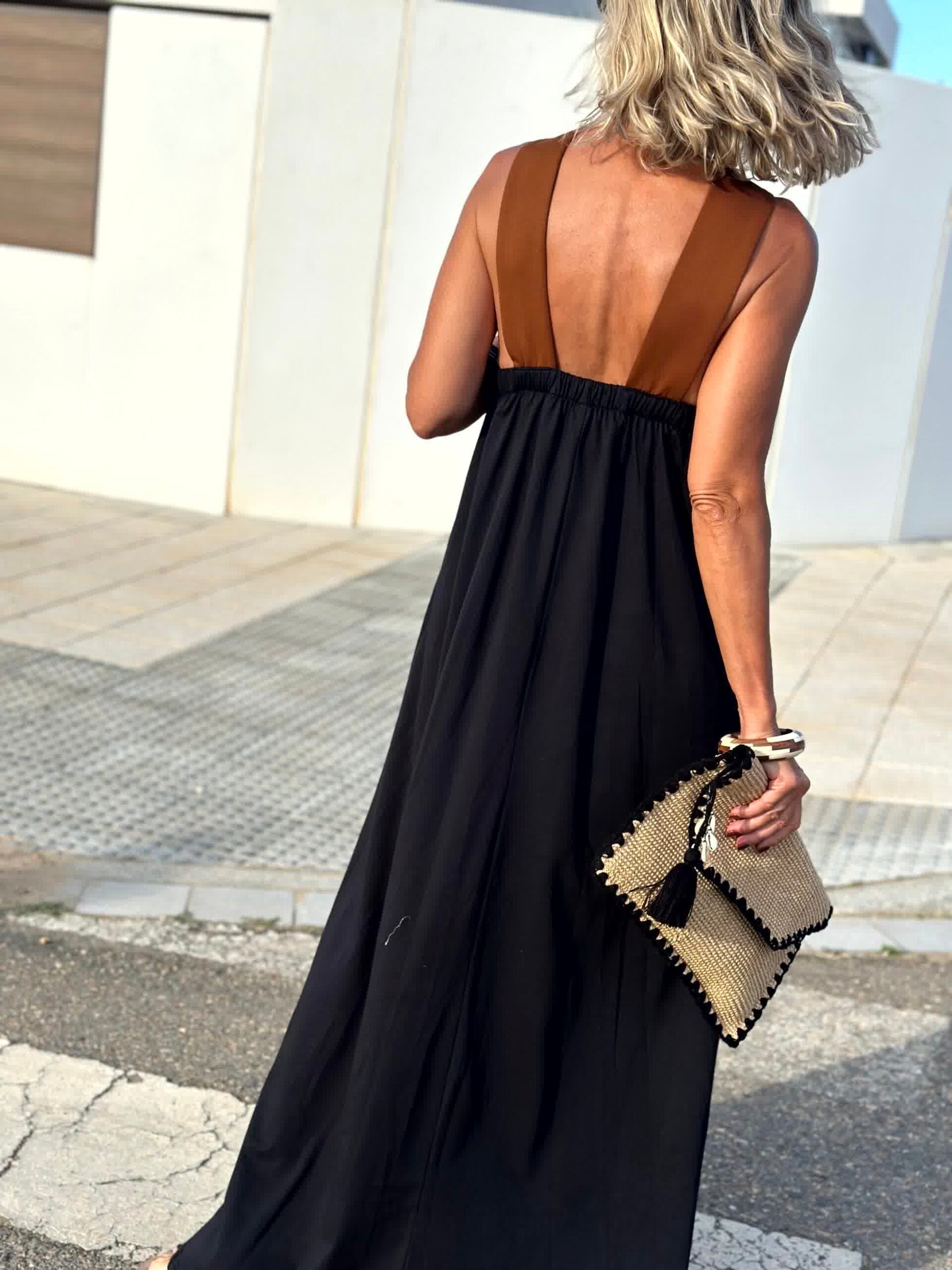 Sienna | Elegant Dress with Open Back and Trendy Crossed Neckline