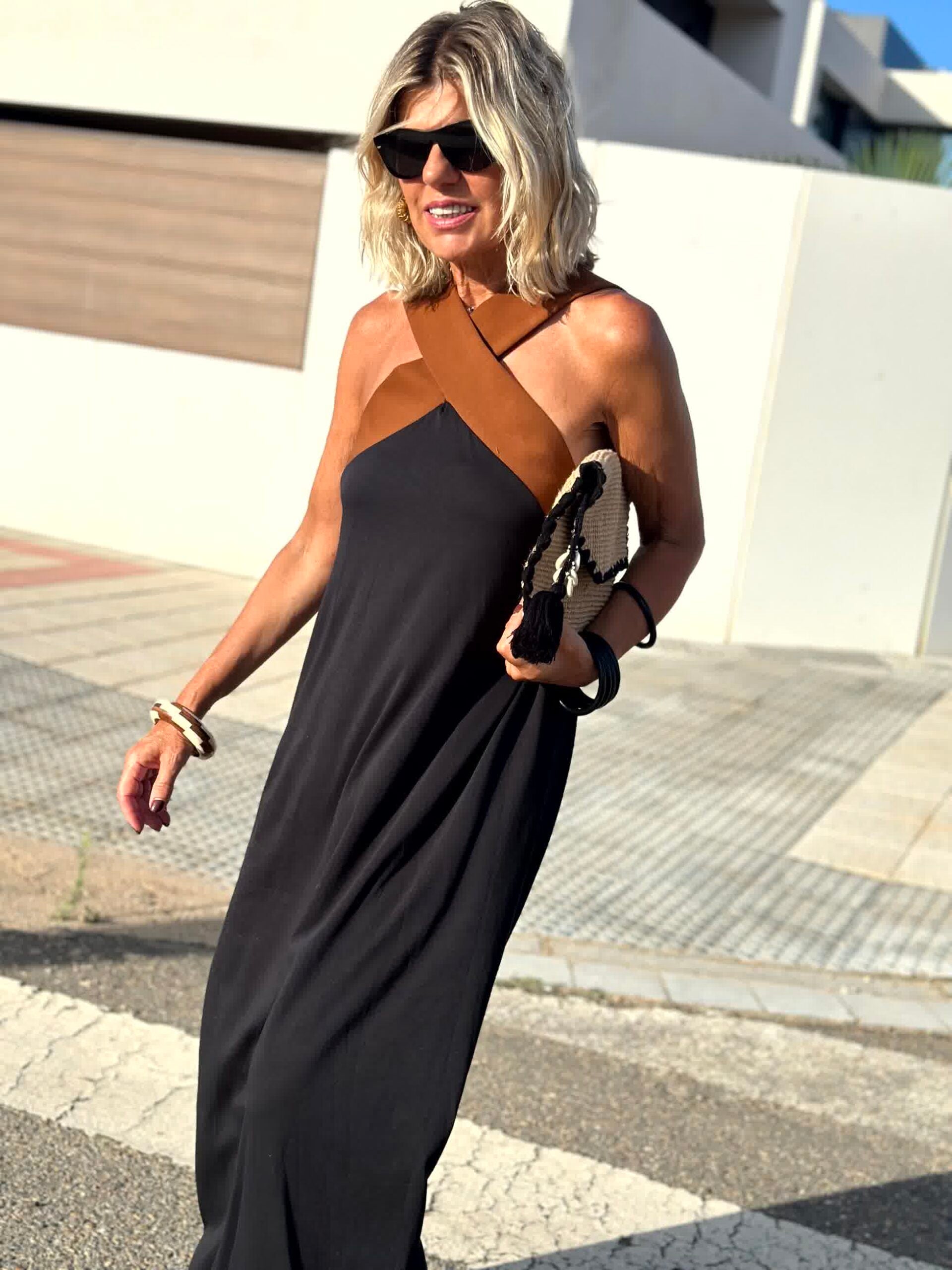 Sienna | Elegant Dress with Open Back and Trendy Crossed Neckline