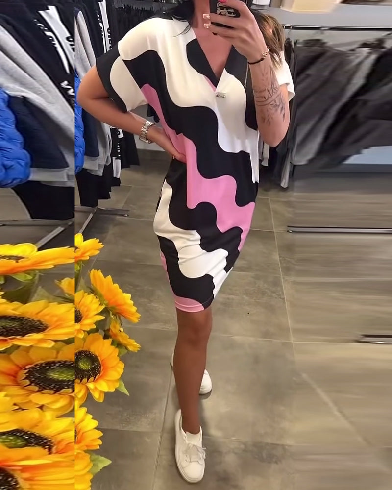 Karina | Dress with Wave Print and V-Neck