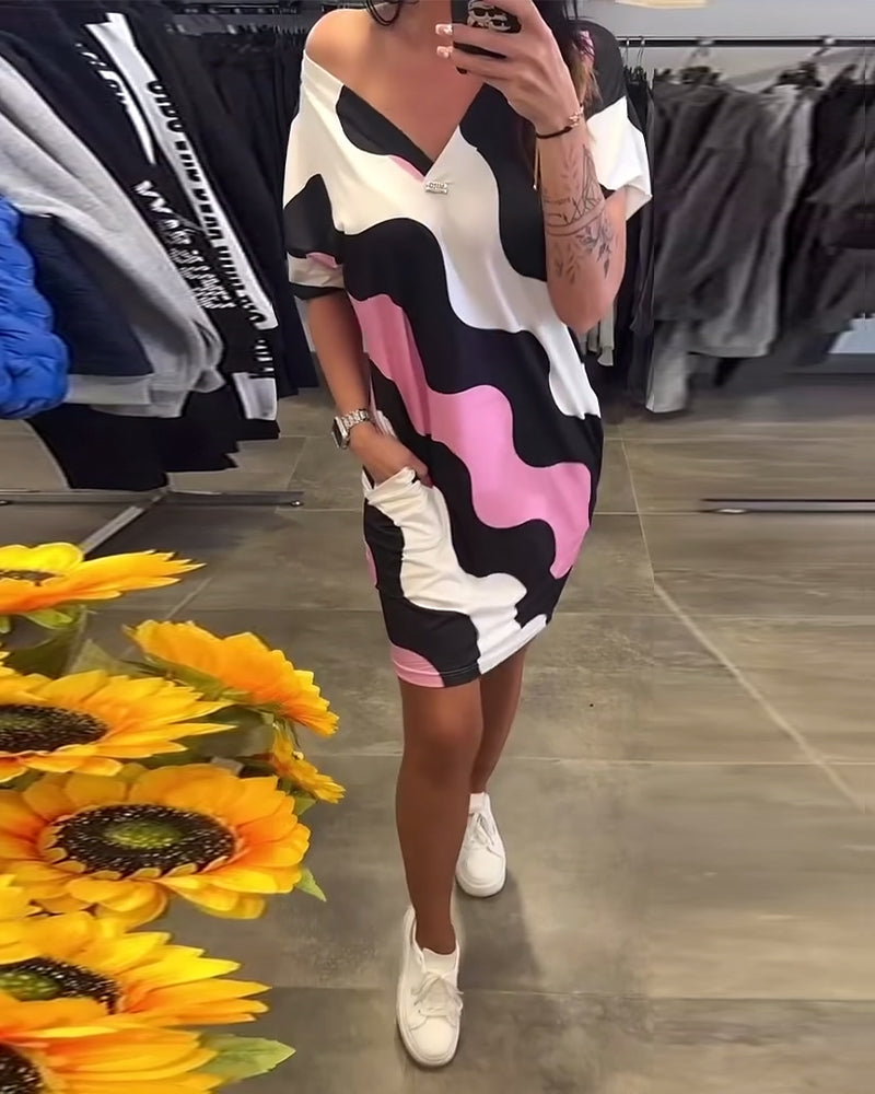 Karina | Dress with Wave Print and V-Neck