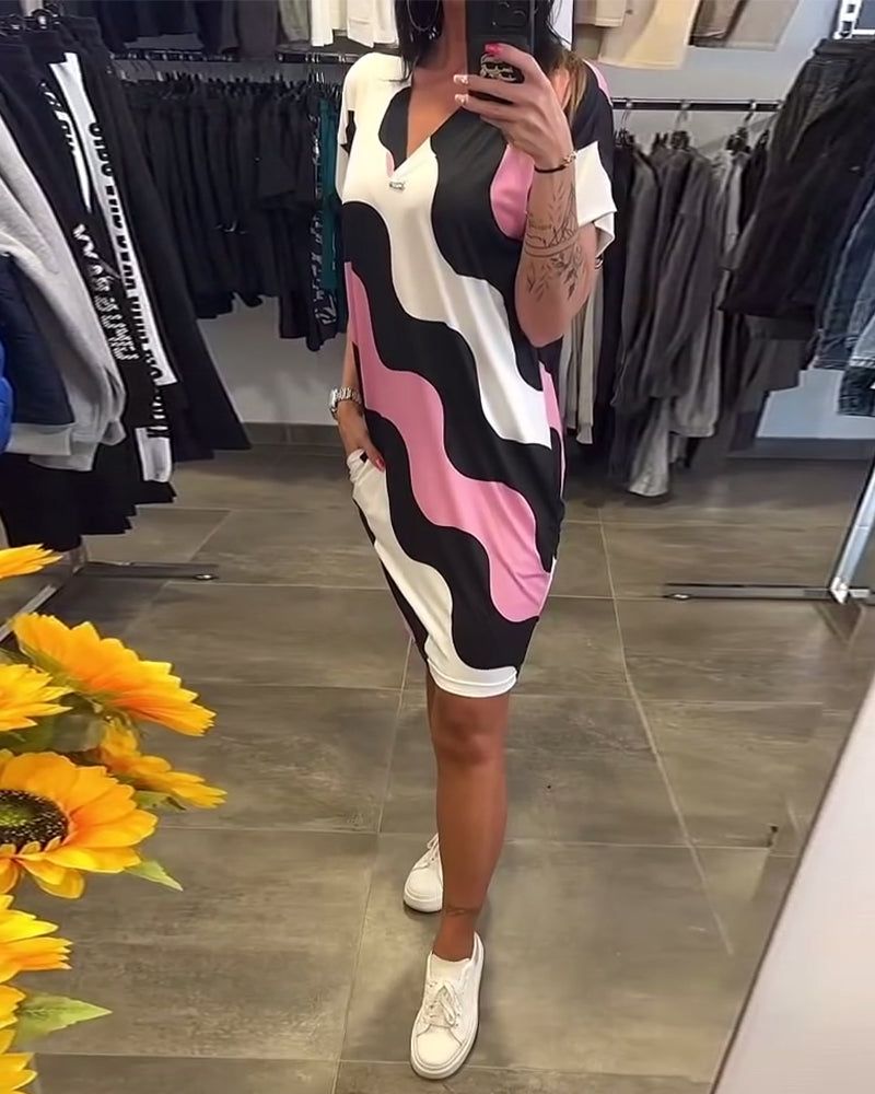 Karina | Dress with Wave Print and V-Neck