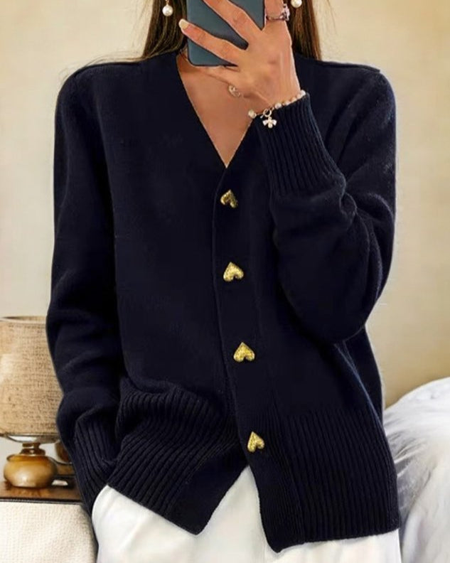 ADELE | Cozy Sweater Featuring Heart-Shaped Buttons