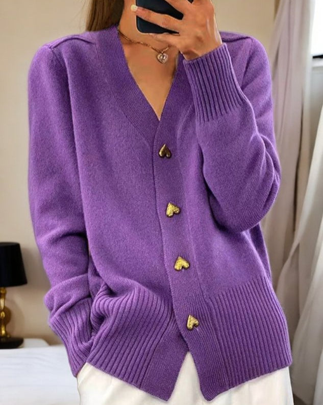 ADELE | Cozy Sweater Featuring Heart-Shaped Buttons